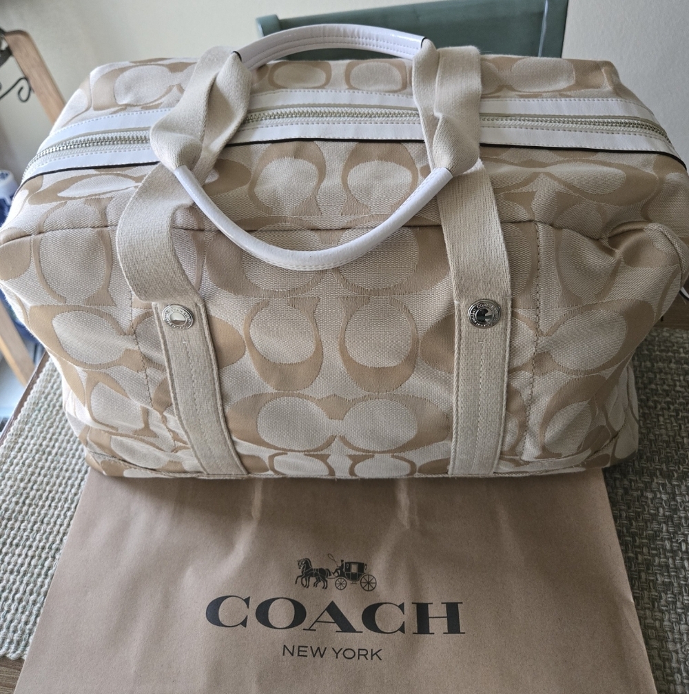 Coach Beige/Tan Signature Canvas Weekender Duffle Bag With White Leather - Picture 14 of 14